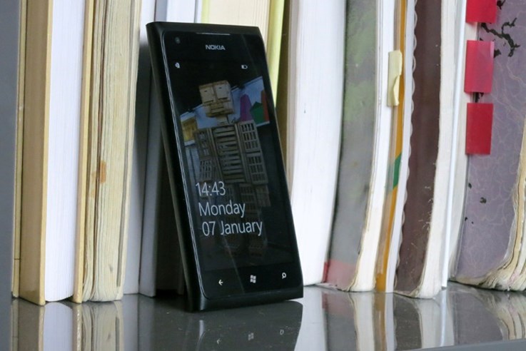 Nokia Lumia 900 (4).jpg